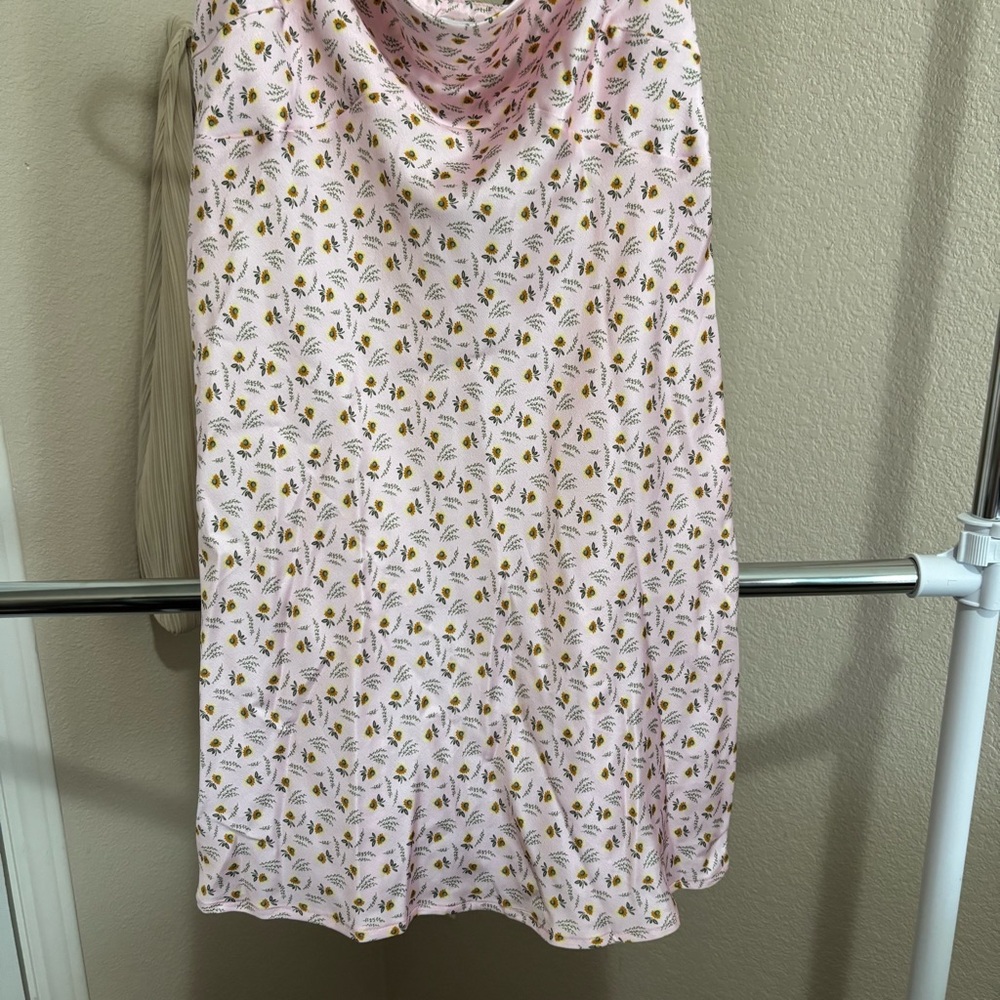 ୨୧ ･ﾟ✧ Princess Polly Satin Dress NWOT - Picture 2 of 6